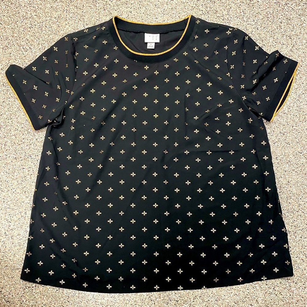 New Day Short sleeve black/gold blouse Size Small NWOT